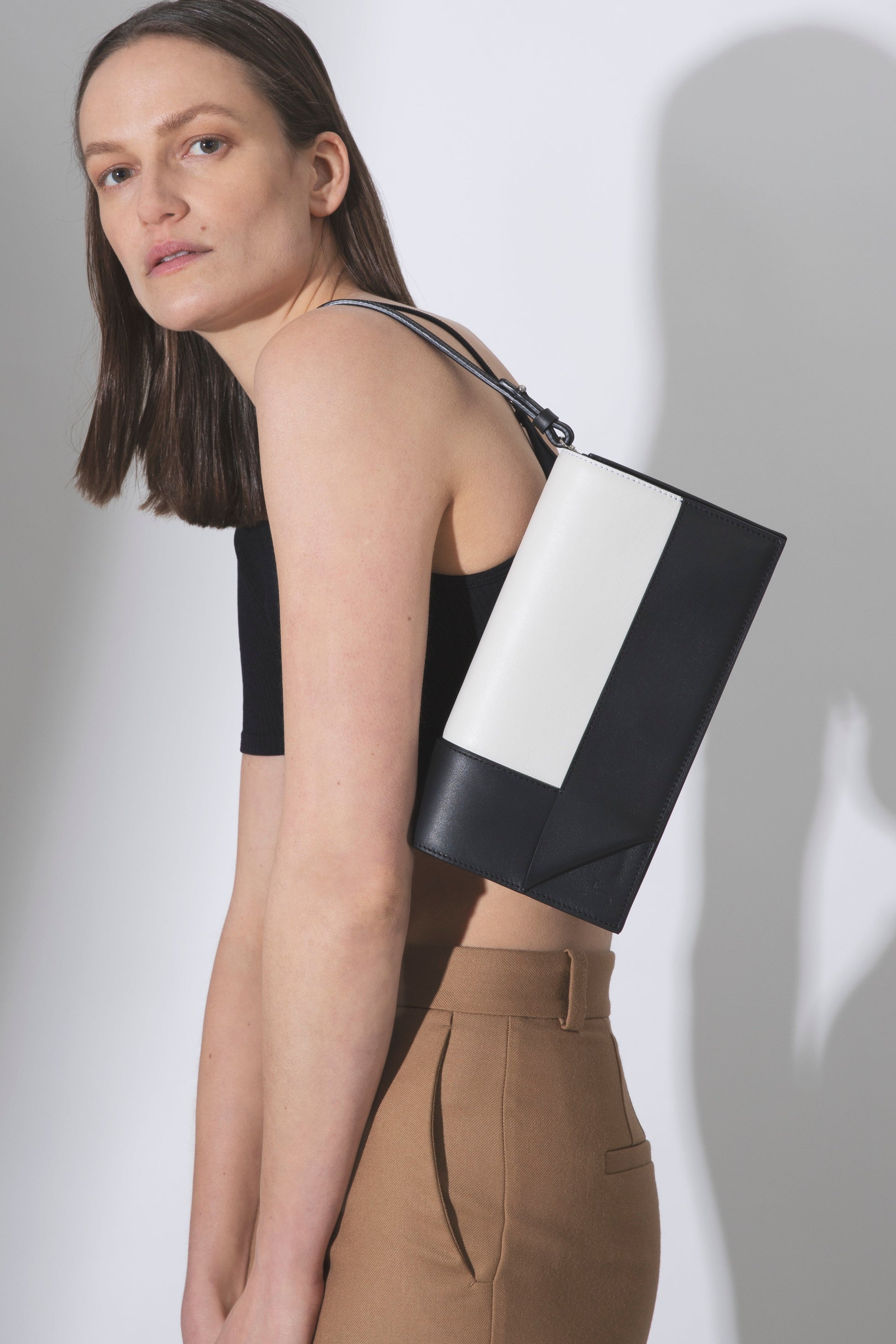 JJ City Clutch Black/White